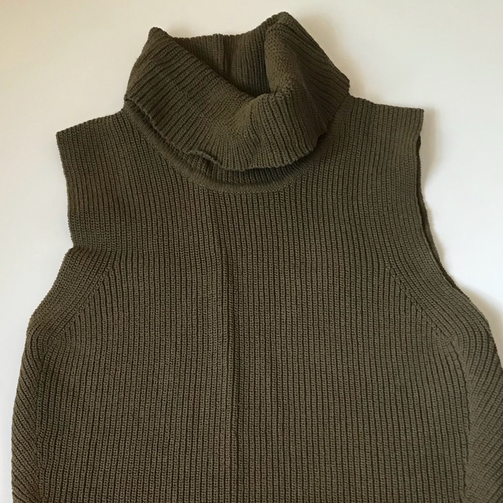 Highline olive green sleeveless turtleneck